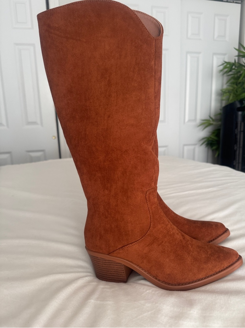NWOT Classic Tall Suede Western Boot - Rust Brown